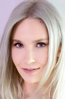 Claire Roos