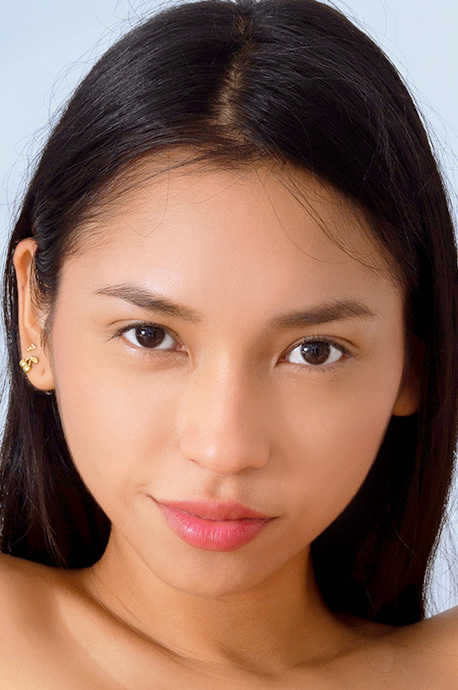 Eiza Bell