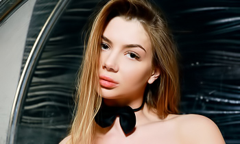 Hottie poses in black panties but later takes them off