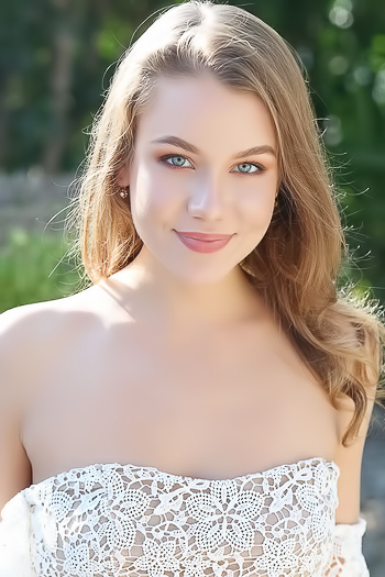 Lila Nova Flirtatious Beauty Will Mesmerize You