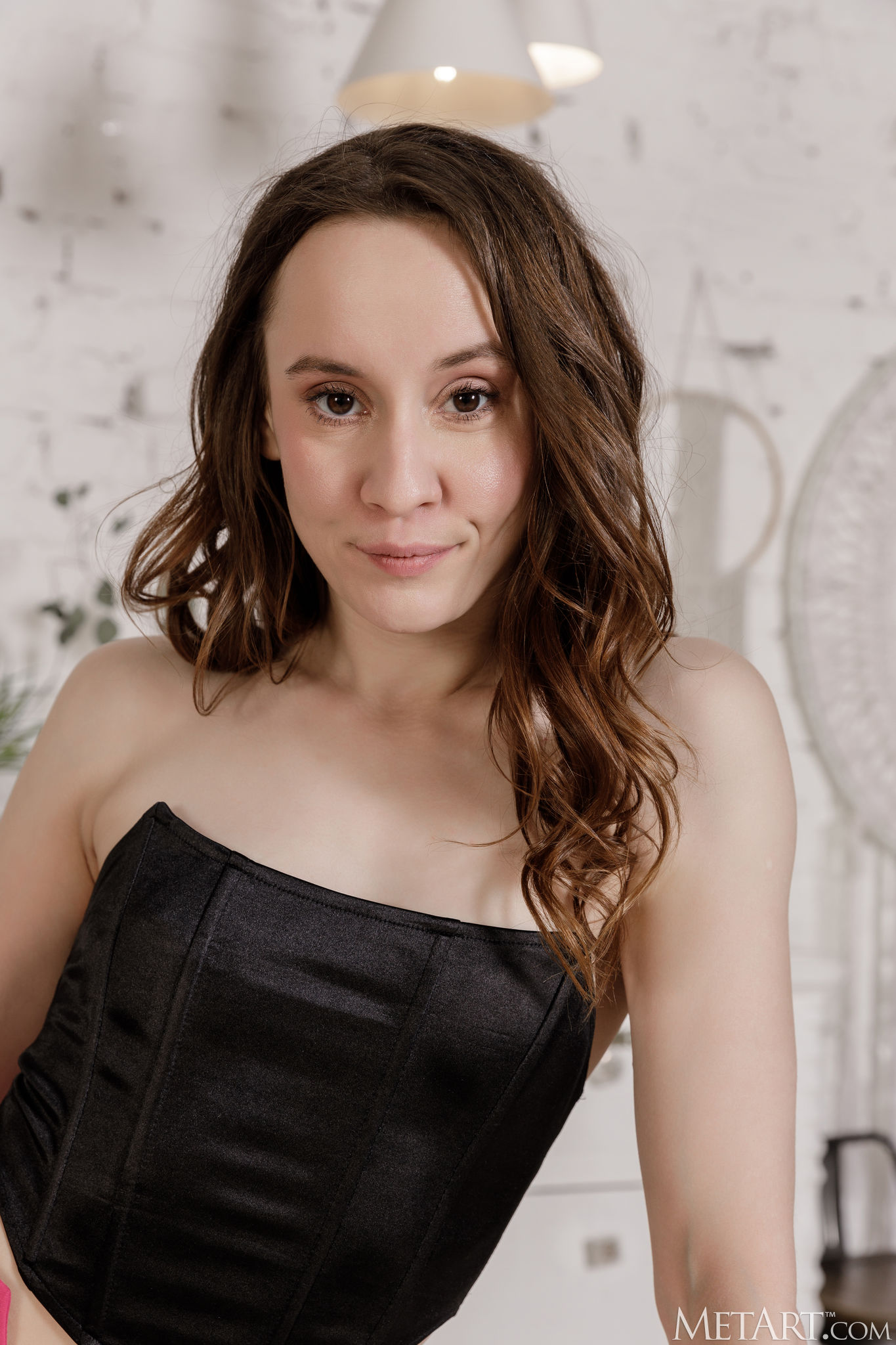 Mari Green Seductively Spreads Legs In Steamy Novel Striptease